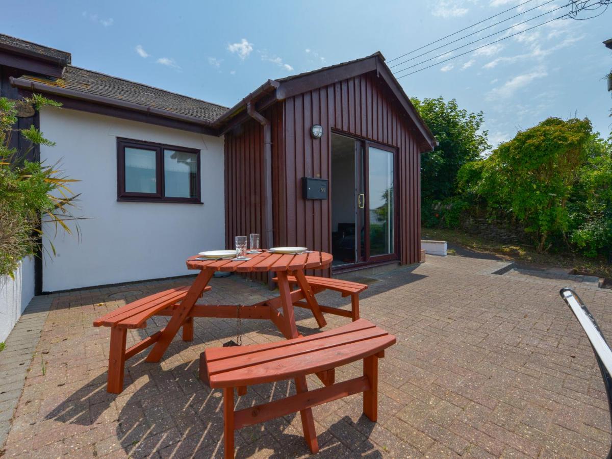 Soundview Villa Plymouth Exterior photo